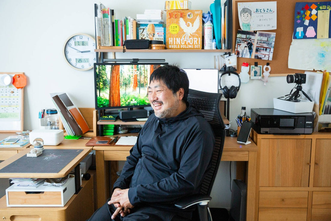 カメラのレンズを1本買うより、良い椅子を1脚買った方がいい。写真家・幡野広志さんの“遊びながら働く”ワークスペース