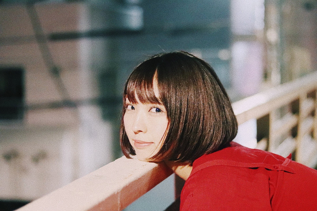 生活する、感じる、腰かける、そして書く。「すわる」を軸に行き来する日々について｜作家・小原晩さん