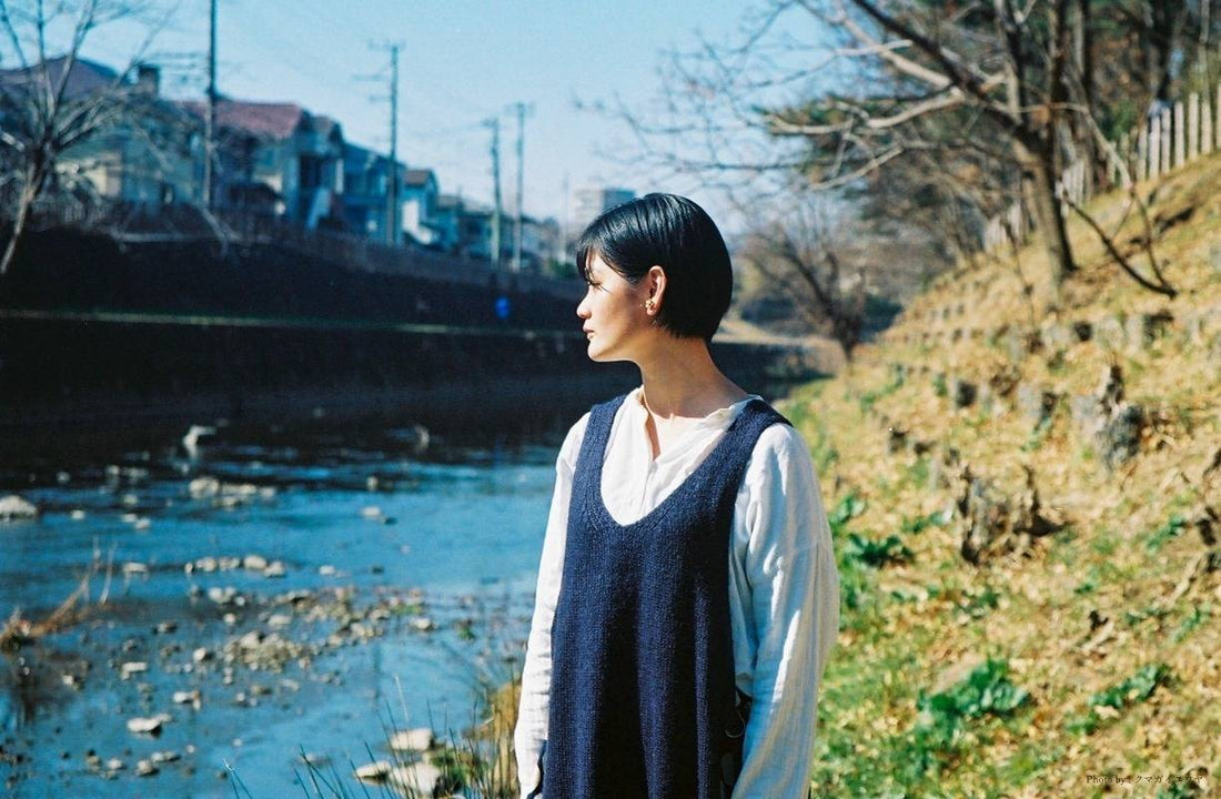 ノートを広げて、言葉を捨てるみたいに書く。私を”正気“に保つルーティンについて｜詩人・向坂くじらさん
